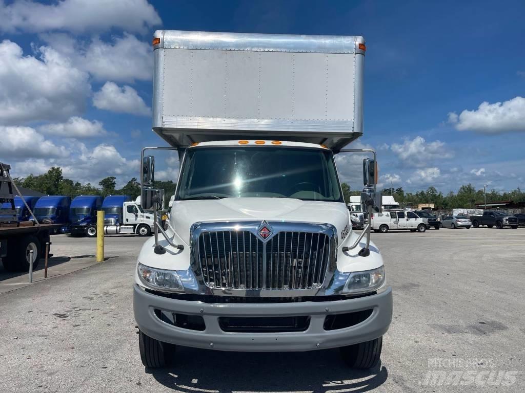 International 4300 厢式货车