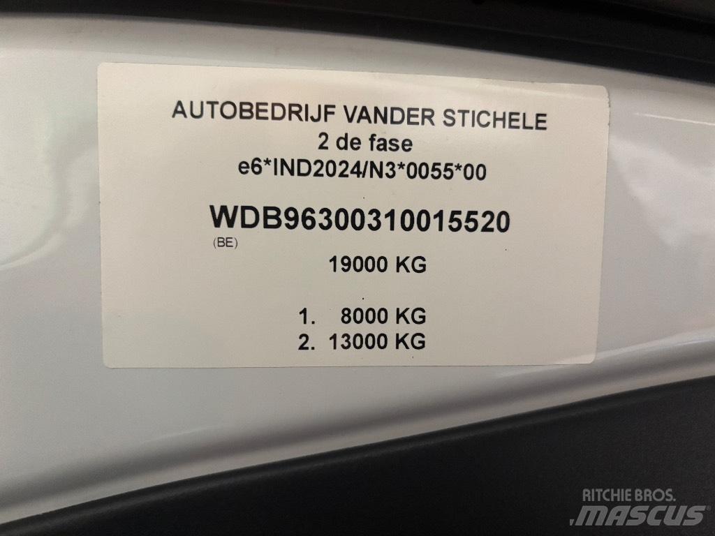 Mercedes-Benz Antos 工程吊钩车