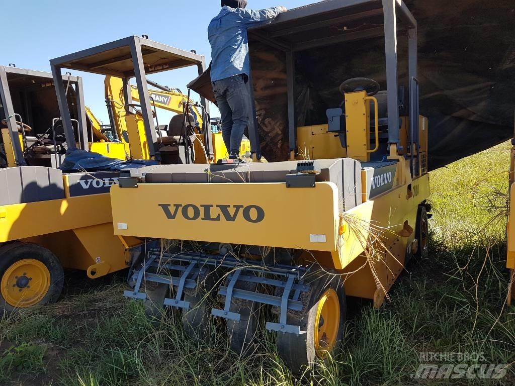Volvo PT 125 胶轮压路机