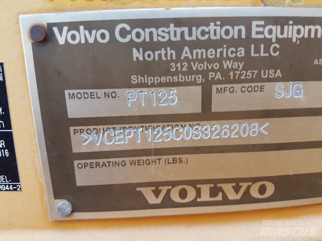 Volvo PT 125 胶轮压路机