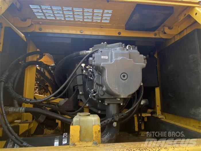 Komatsu PC450-8 履带挖掘机
