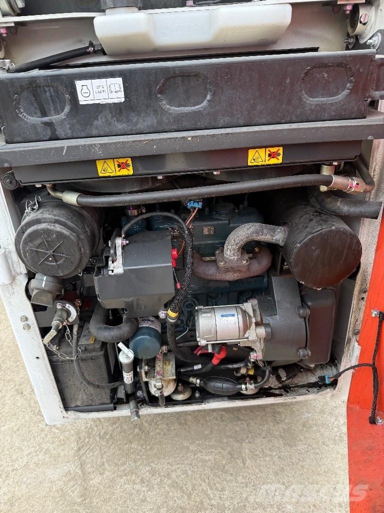 Bobcat S70 滑移装载机