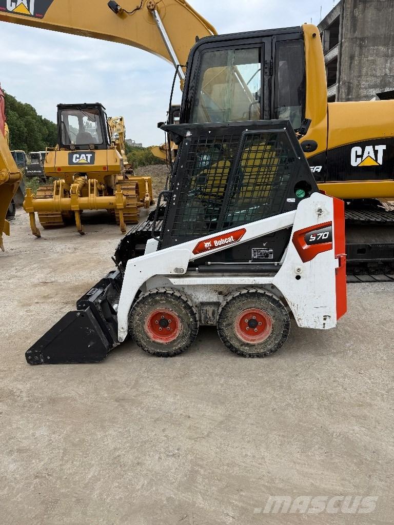 Bobcat S70 滑移装载机
