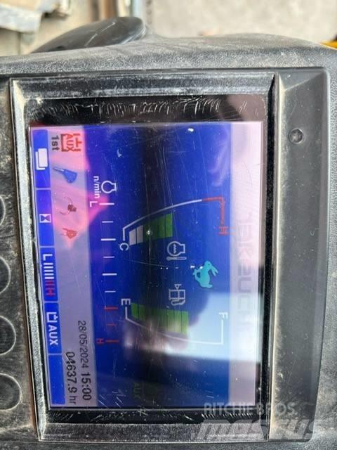 Takeuchi TB260 小型挖掘机