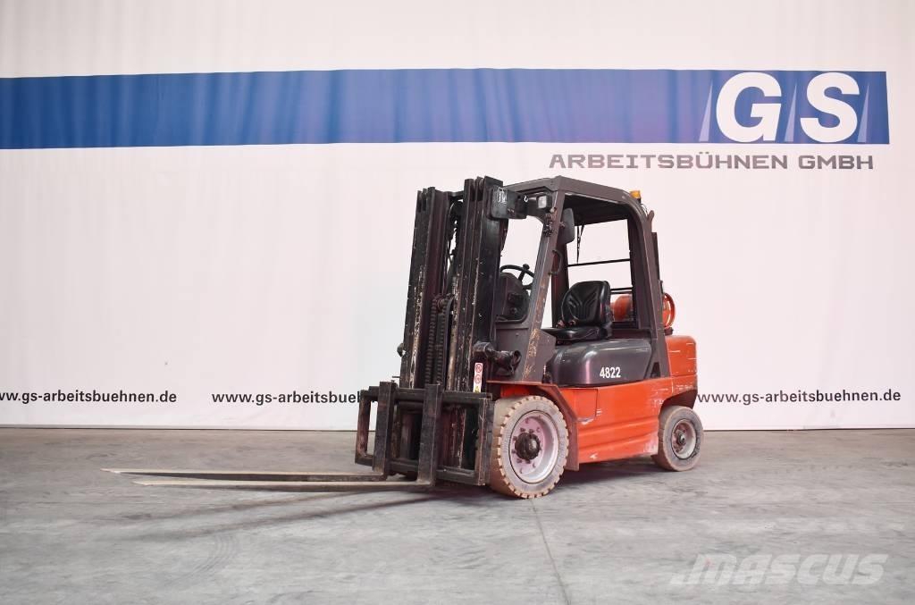 Manitou CG 30 P 天然气叉车