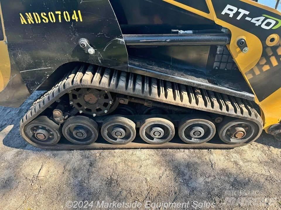 ASV RT 40 滑移装载机