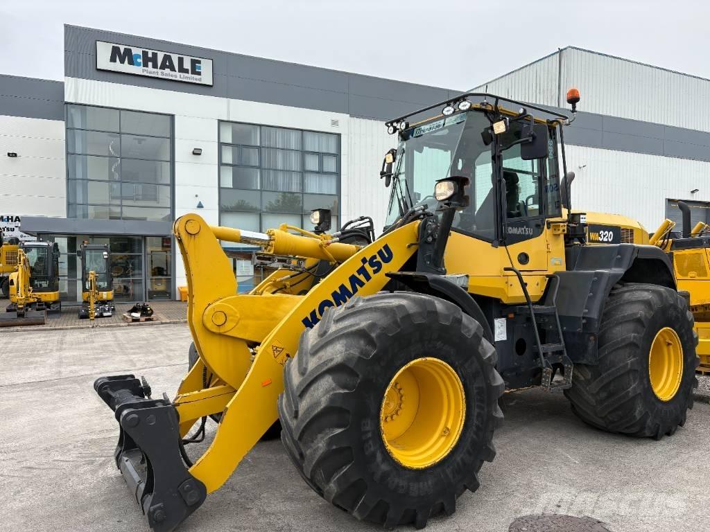 Komatsu WA320-7 轮式装载机