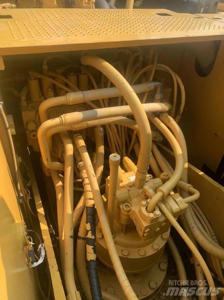CAT 320 D 履带挖掘机