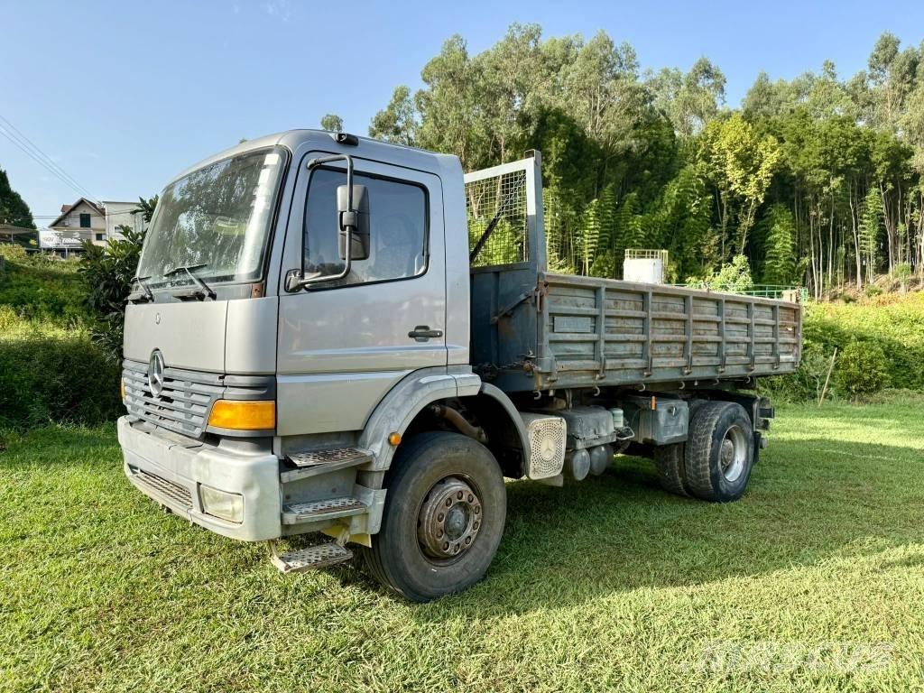 Mercedes-Benz 1828 自卸式货车