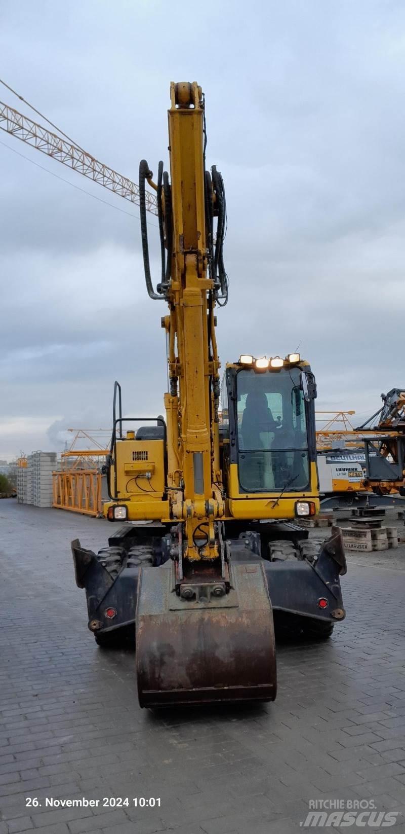 Komatsu PW160-7E0 轮式挖掘机