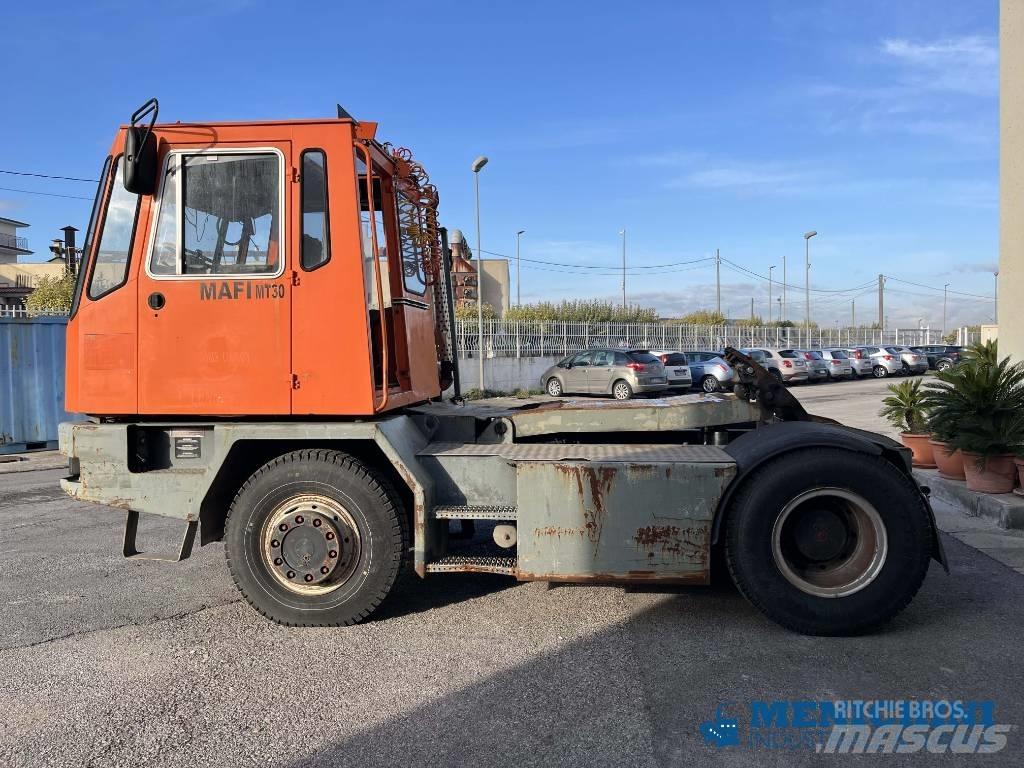 Mafi MT 30 码头牵引车