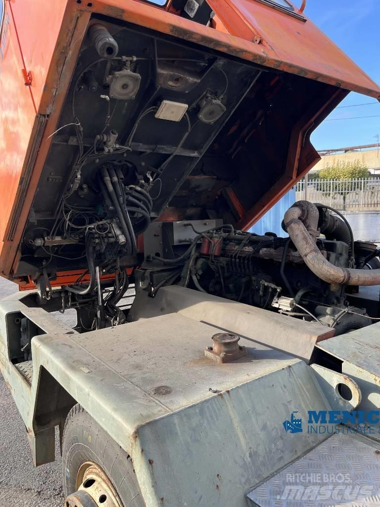 Mafi MT 30 码头牵引车