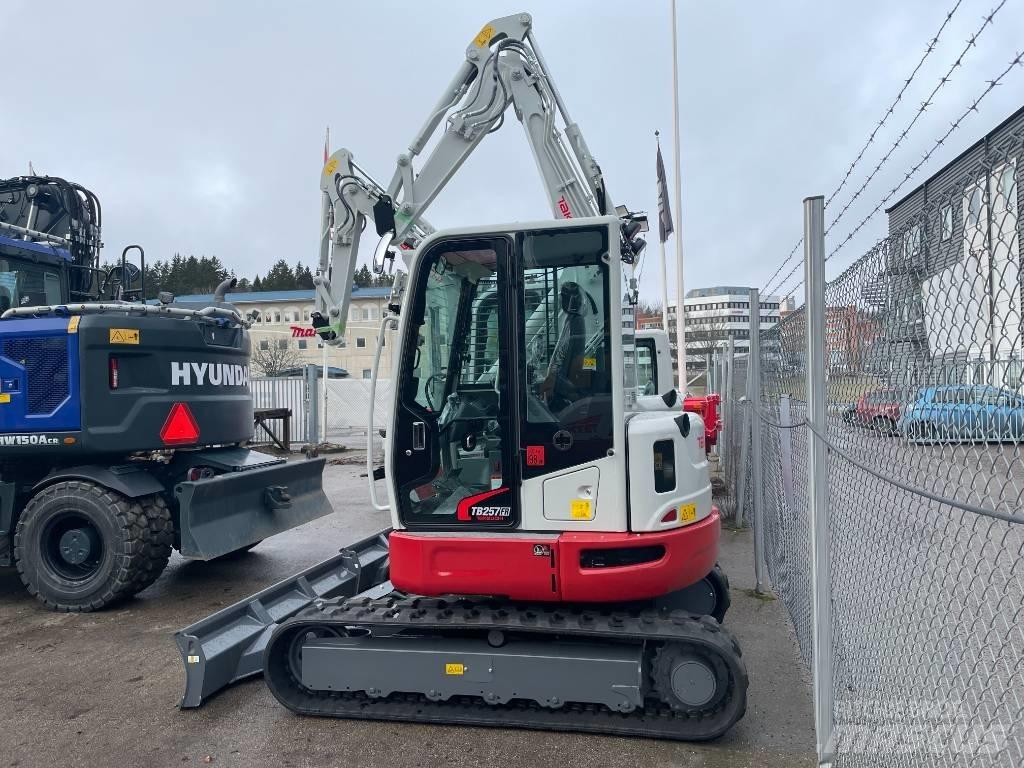 Takeuchi TB 257 FR 小型挖掘机