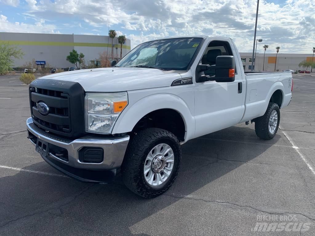 Ford F 350 厢式货车