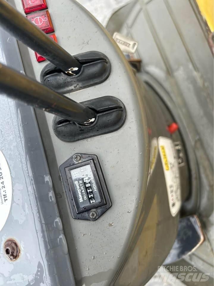 Yanmar Vio 12 小型挖掘机