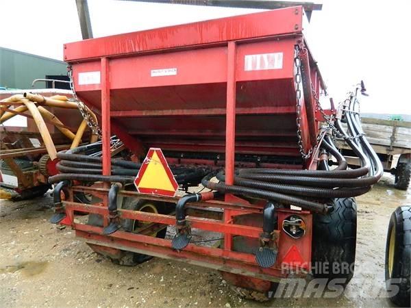 Tive 4000 矿物肥料撒播机