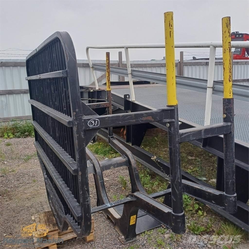 John Deere 810e 其他组件