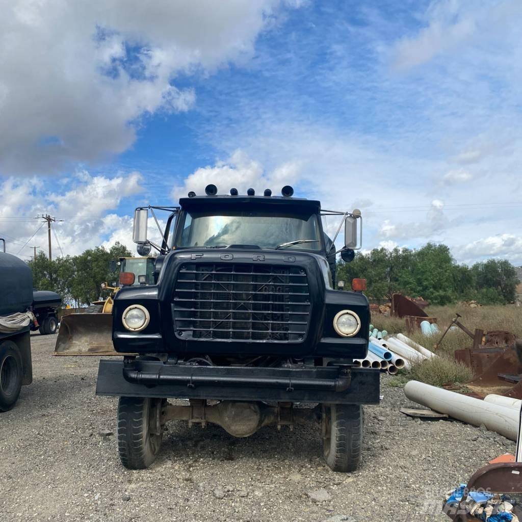 Ford 6 x 6 水罐车