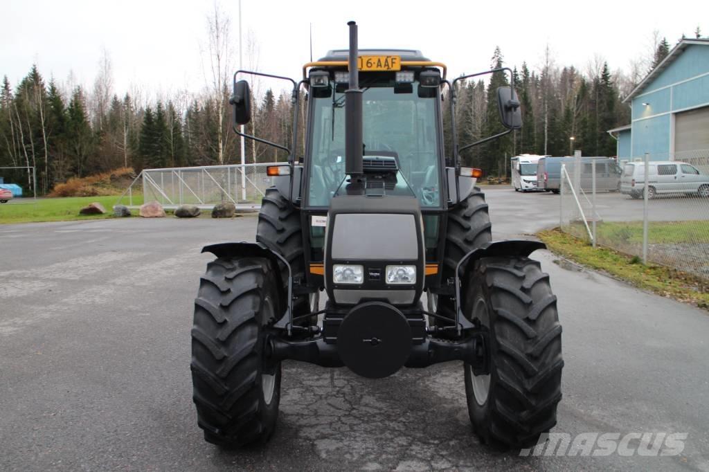 Valtra 700 拖拉机/农用车