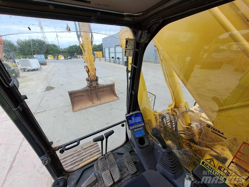 Komatsu HB365LC-3 履带挖掘机