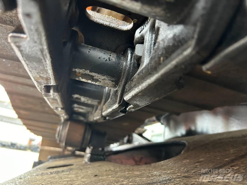 Hitachi ZX 135 US 履带挖掘机
