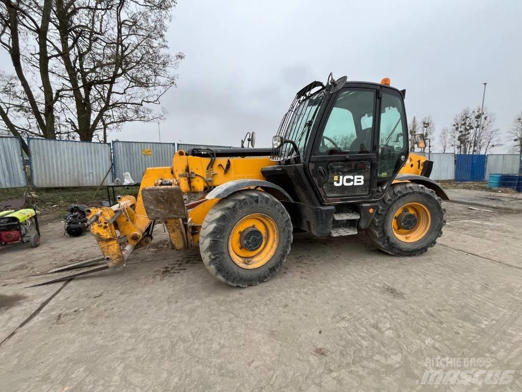 JCB 535-125 伸缩臂叉装车|叉装车