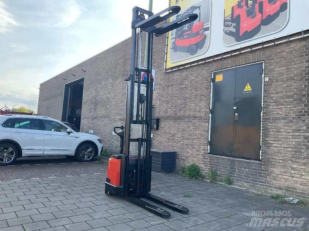 Toyota BT SWE120L 手推堆垛车