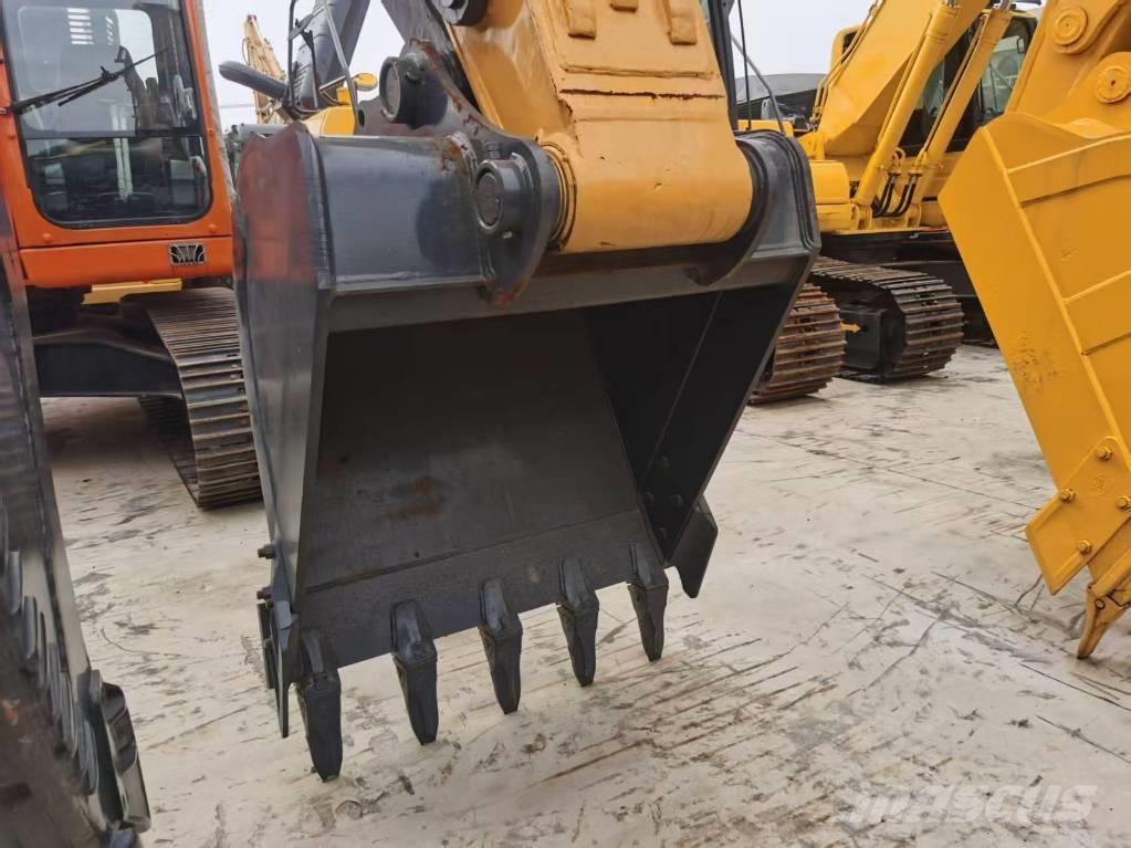 Hyundai R225LC 履带挖掘机