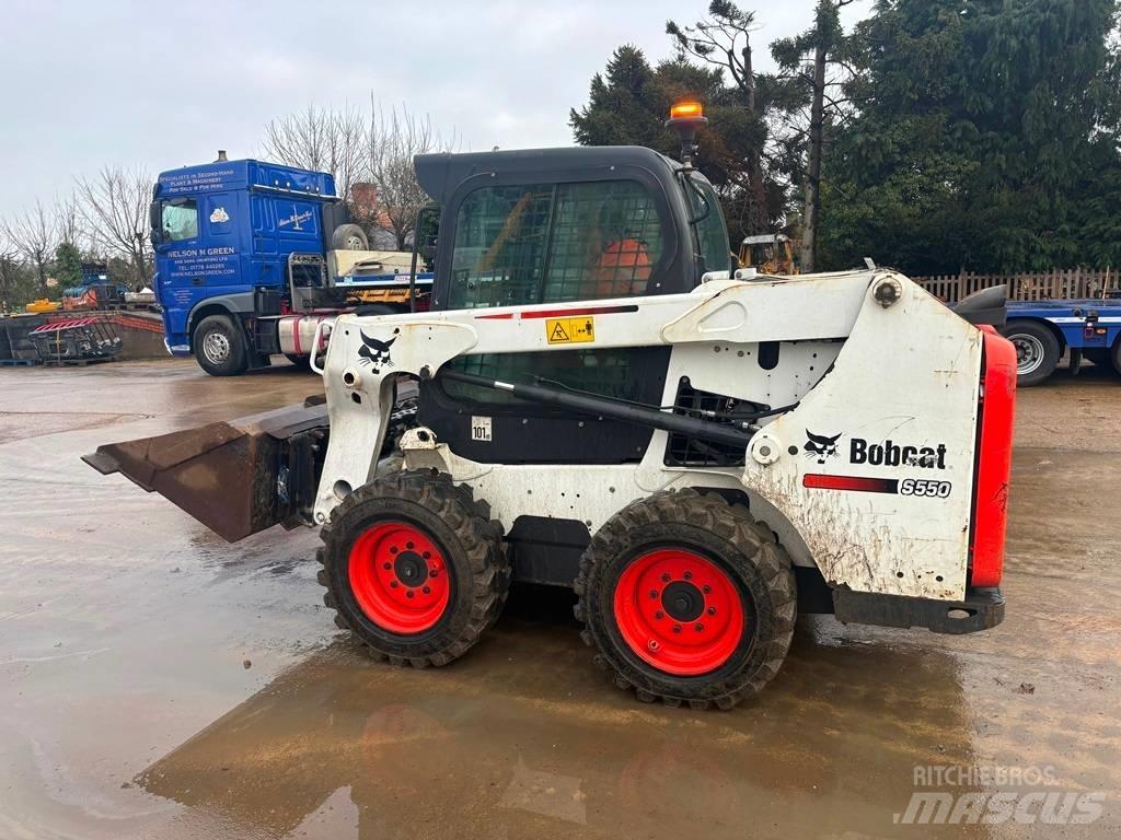 Bobcat S550 滑移装载机