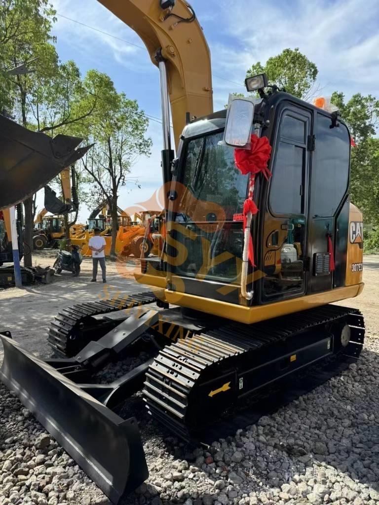 CAT 307E2 小型挖掘机