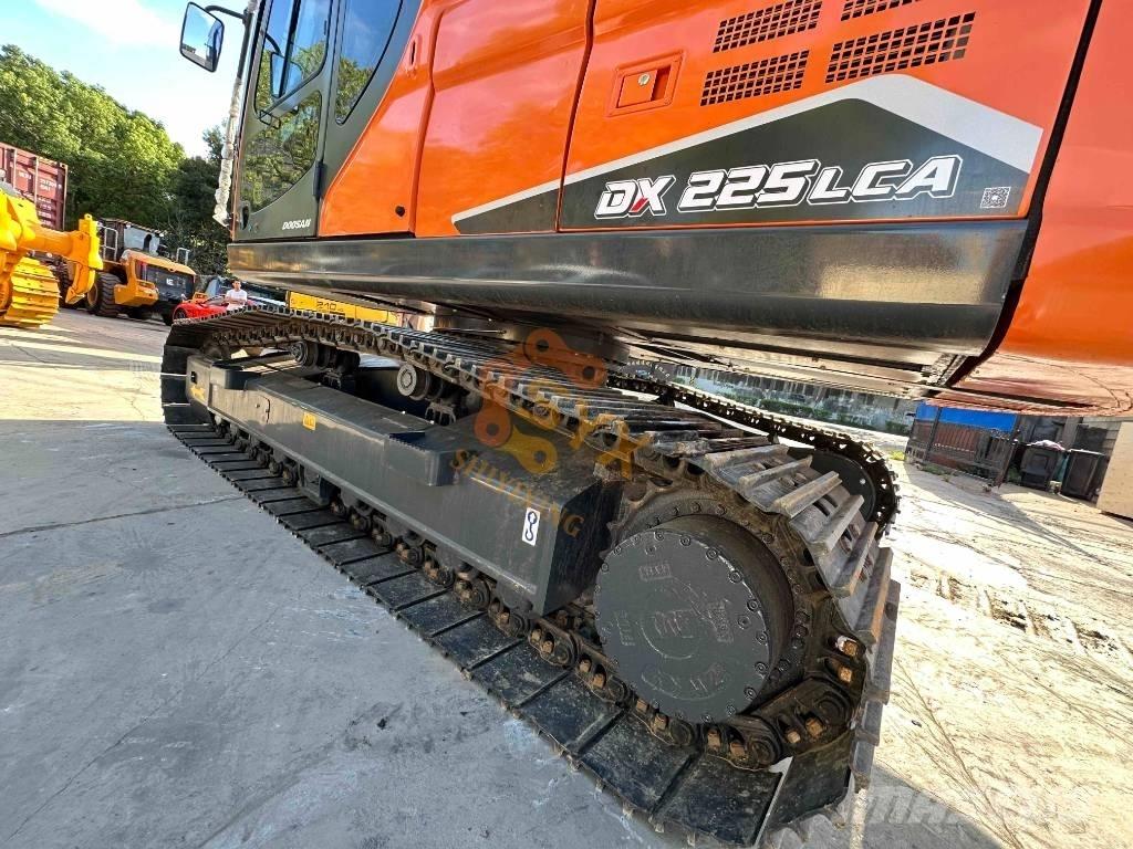 Doosan DX 225 LCA 履带挖掘机