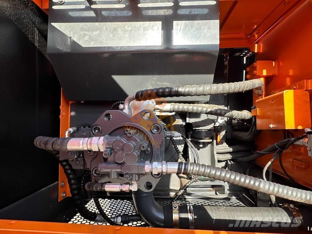 Doosan DX 225 LCA 履带挖掘机