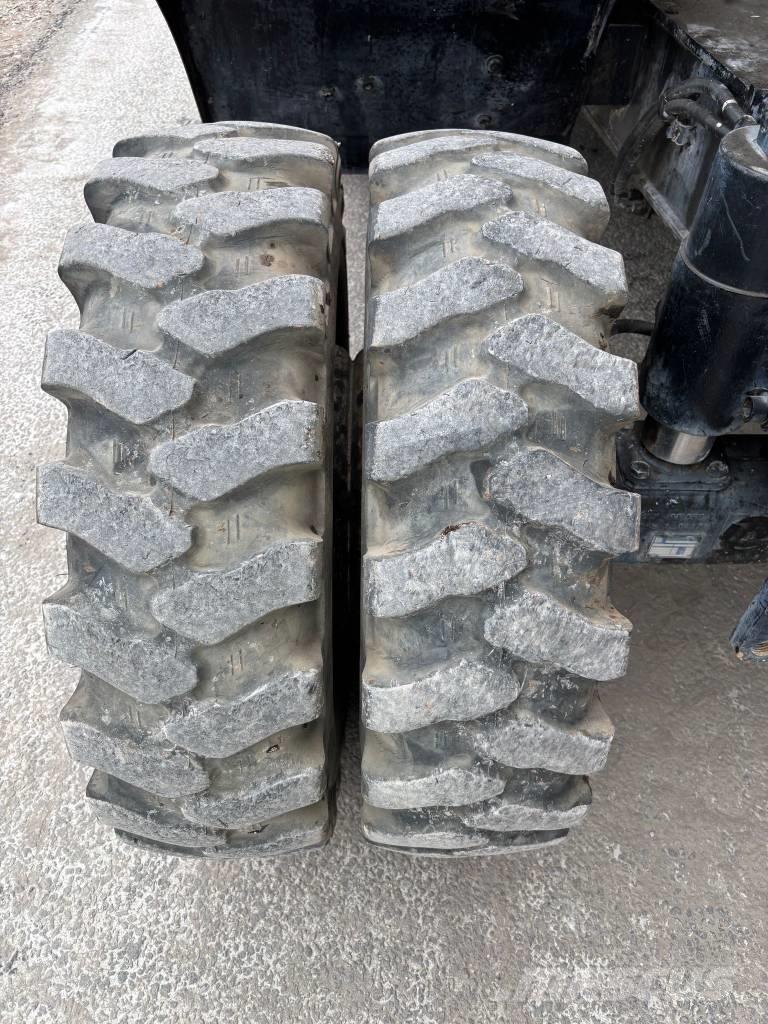 Hitachi ZX 140 W-5B 轮式挖掘机