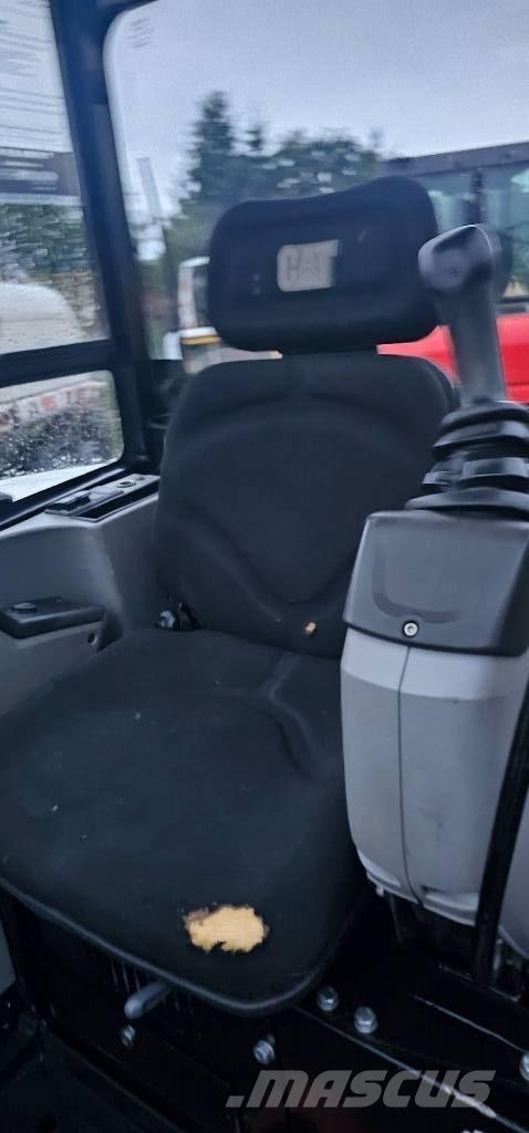 CAT 302.7 D CR 小型挖掘机
