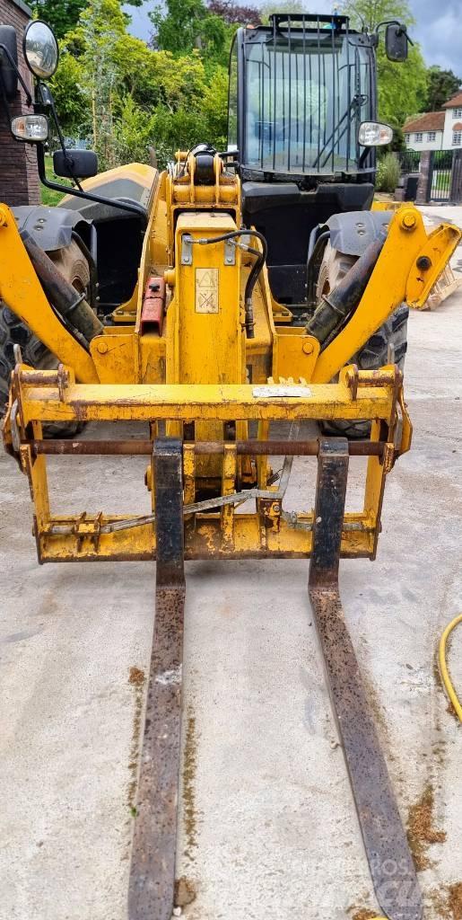JCB 535-125 伸缩臂叉装车|叉装车