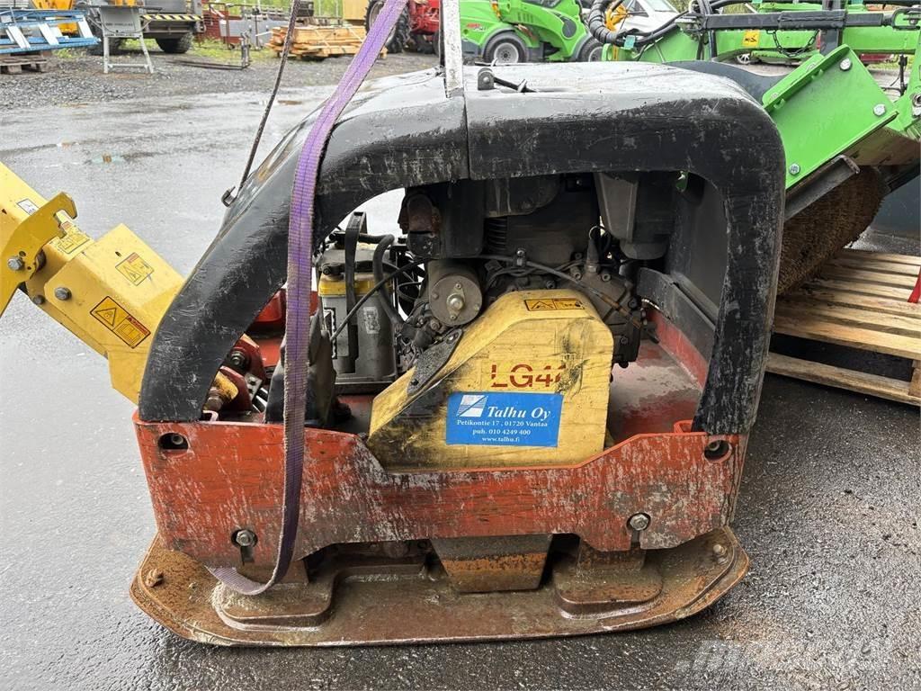 Dynapac LG400 平板夯