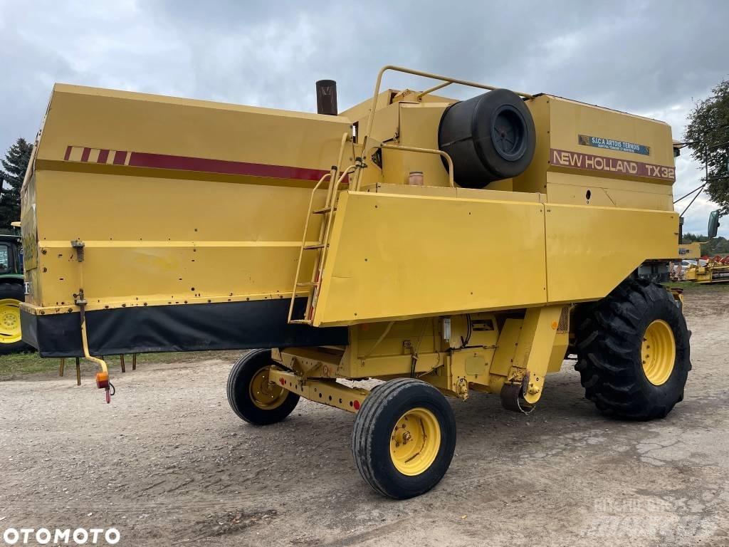 New Holland TX 32 联合收割机