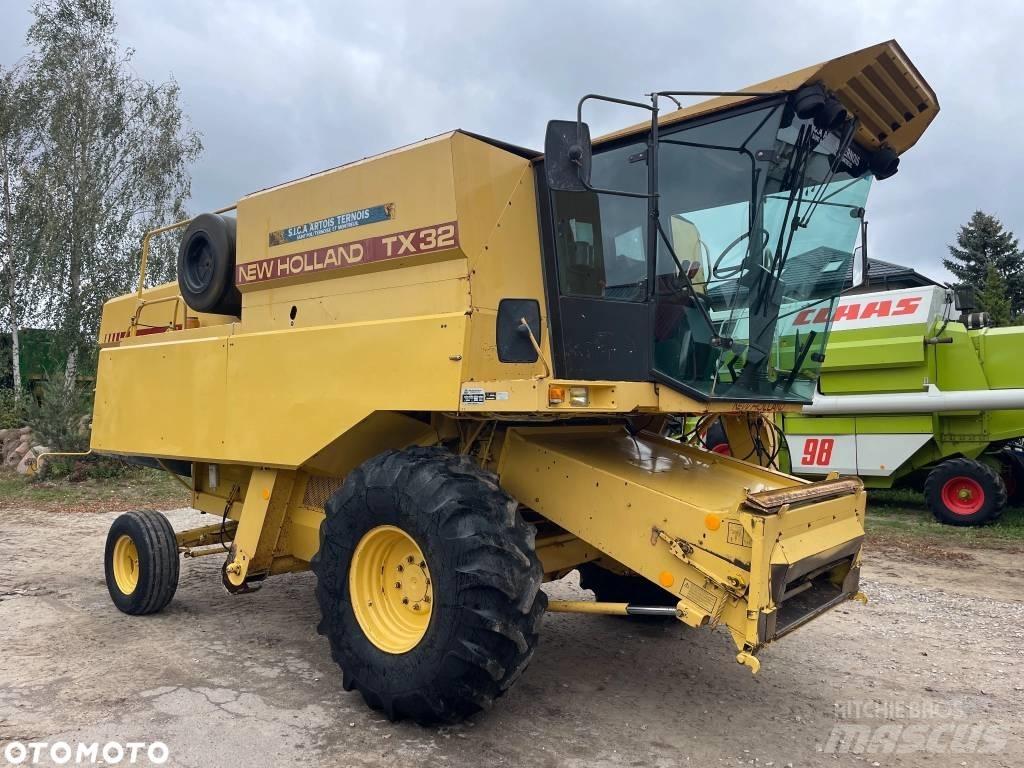 New Holland TX 32 联合收割机