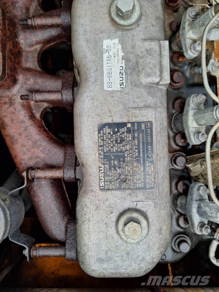 JCB JS 220 LC 履带挖掘机