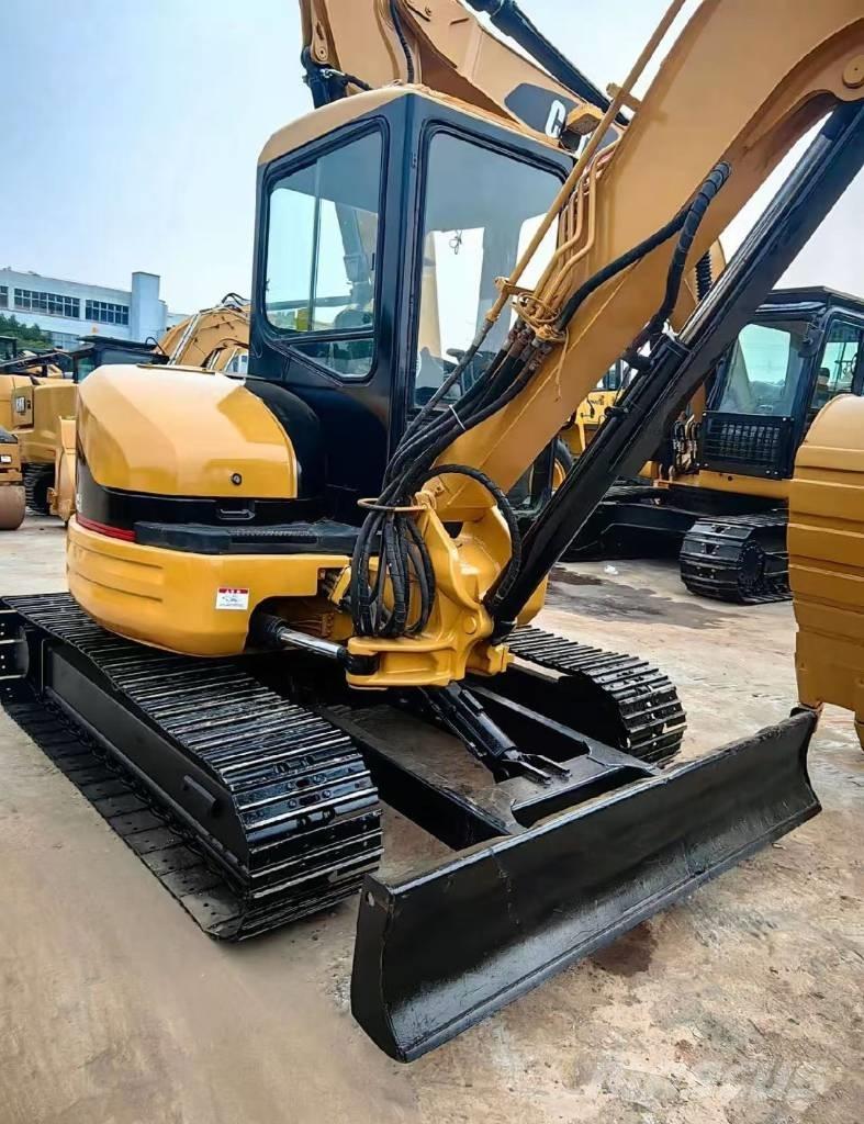 CAT 304 C CR 小型挖掘机