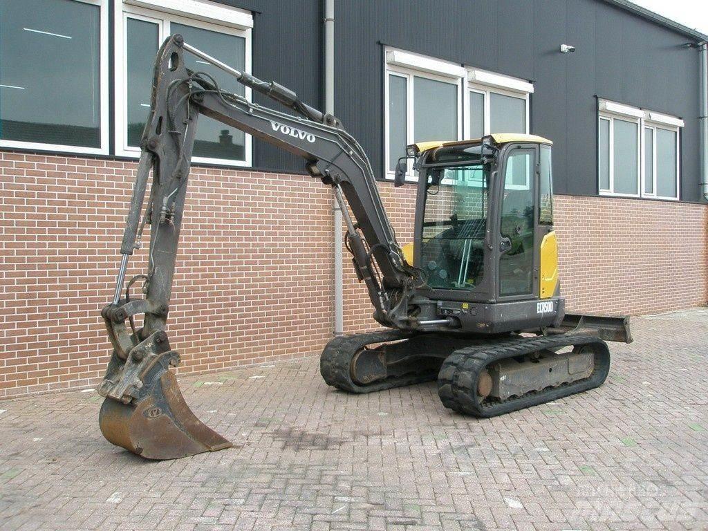 Volvo ECR50D 小型挖掘机