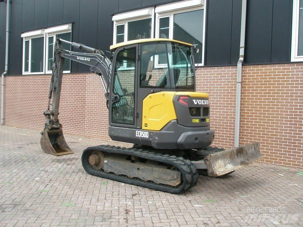 Volvo ECR50D 小型挖掘机