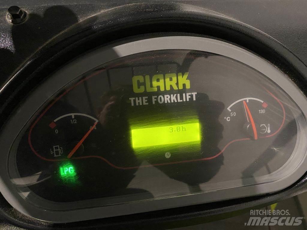 Clark GTS25 天然气叉车
