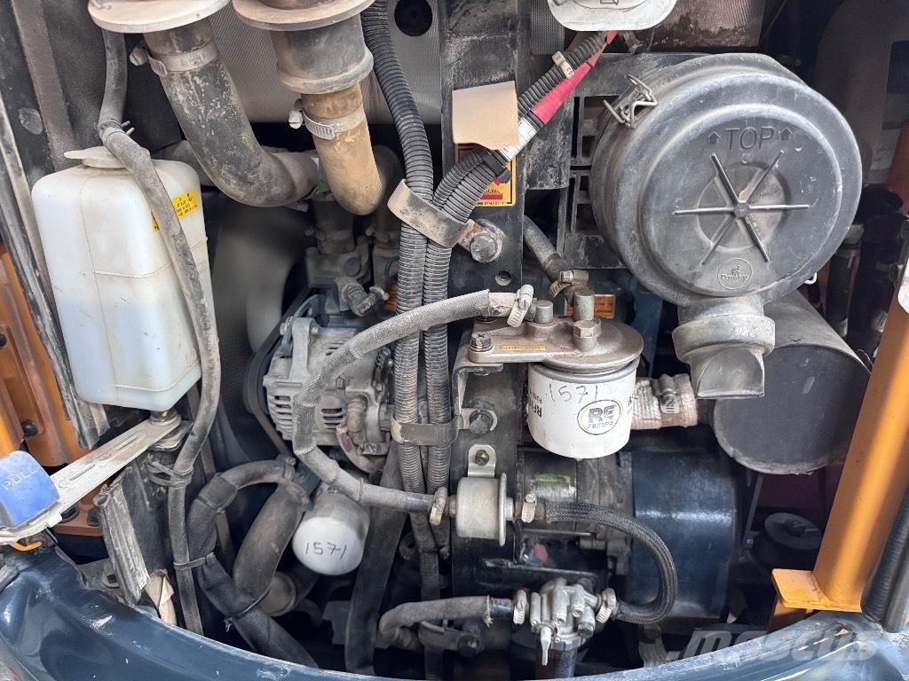 Hyundai R25Z-9 AK 小型挖掘机
