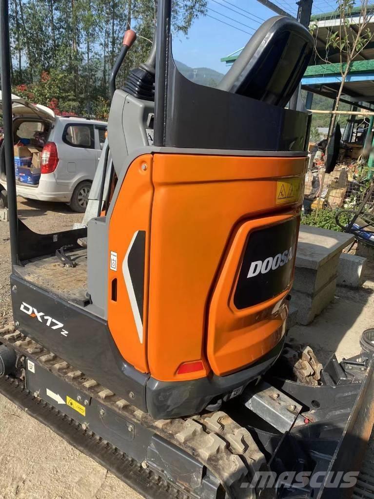 Doosan DX 17 小型挖掘机