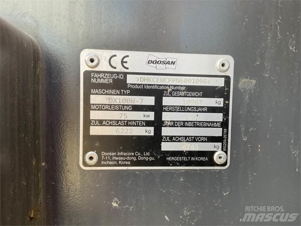 Doosan DX100W-7 轮式挖掘机