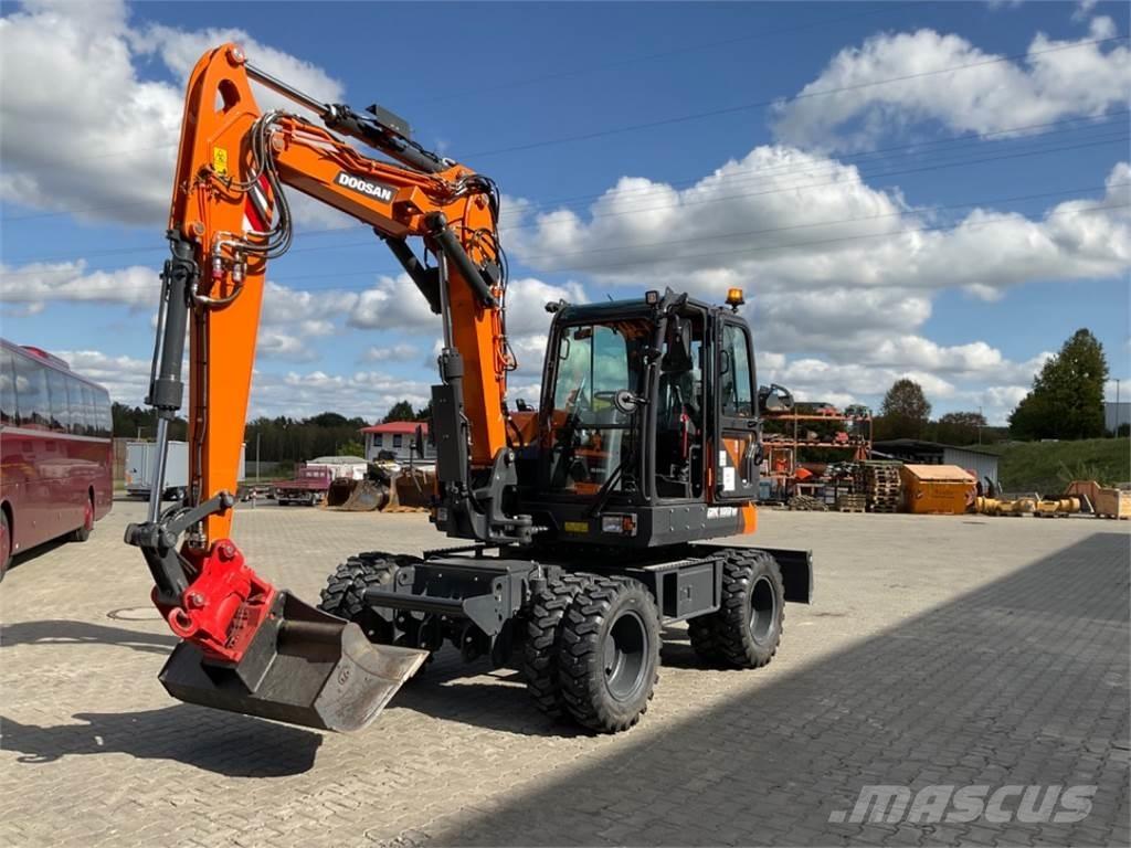 Doosan DX100W-7 轮式挖掘机