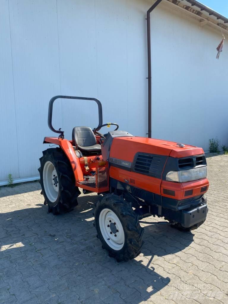 Kubota GL260 小型拖拉机