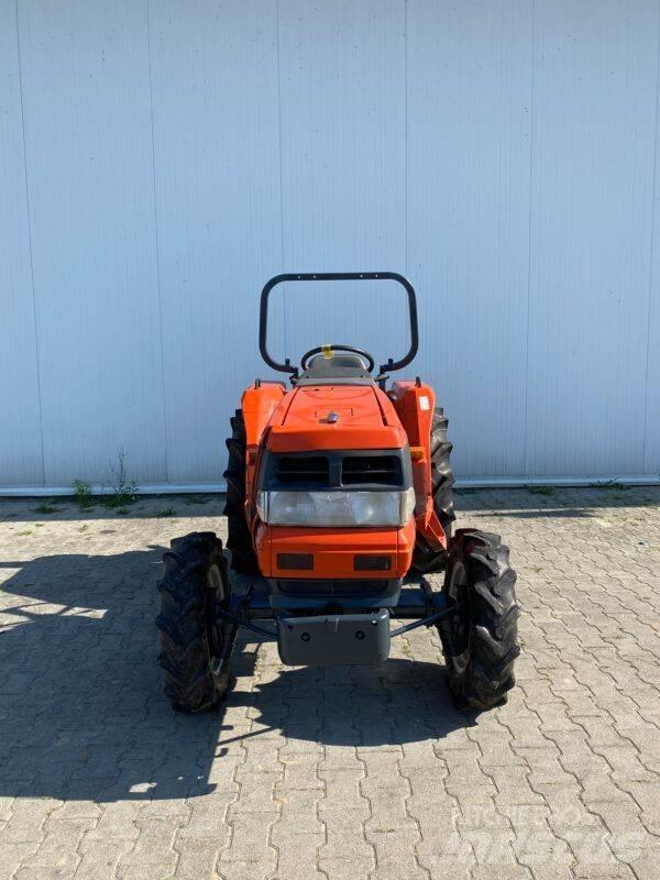 Kubota GL260 小型拖拉机