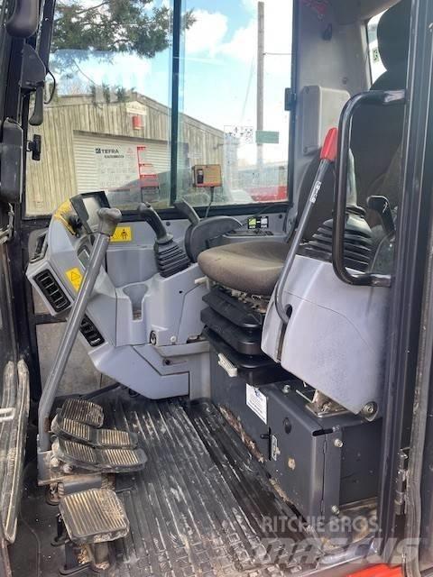 Kubota KX 080-4 中型挖掘机